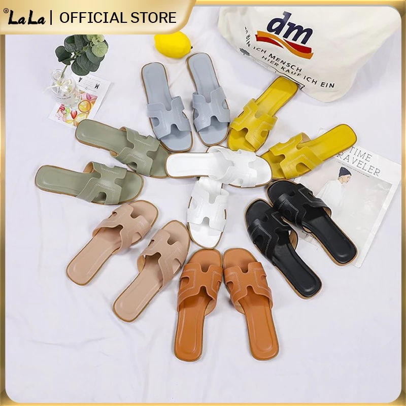 【LaLa】Korean fashionable Classic trend womens flat slippers footwear (add one size)