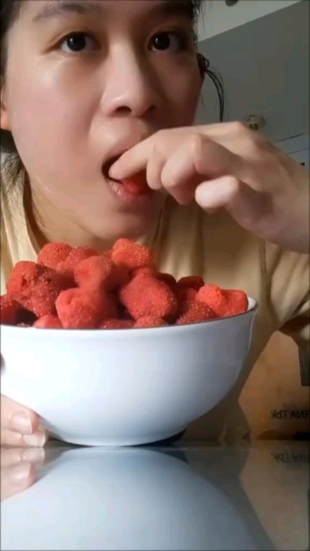 #driedstrawberry #drystrawberries #strawberries #crispy #FreeCoinsInShopeeVideo #HugotSaShopee