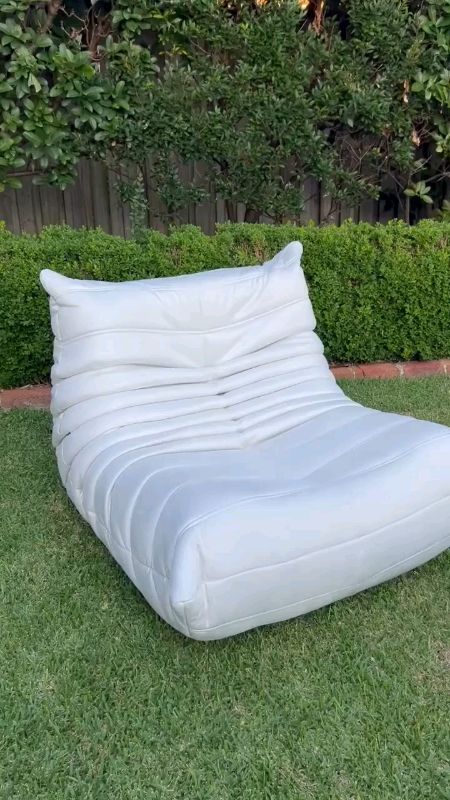 Meet the sofa that understands lazy. #Caterpillarlazysofa #lazysofa #sofa #dreamesofa #lazychair