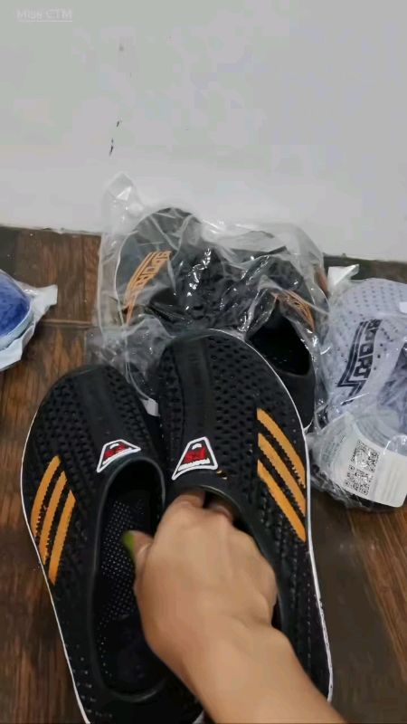 Ganda nito bagay na bagay ngayon tagulan #waterproof #shoesformen #motorcycleshoes