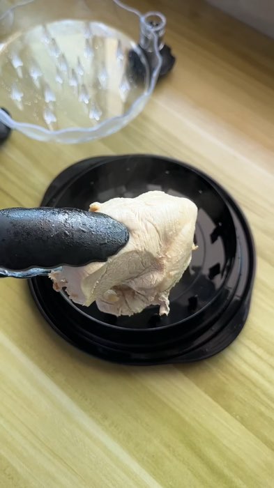 chicken breast shredder #MasMuraSaShopee #FreeCoinsInShopeeVideo #trending #viral #foryoupage #foryou #fyp #shredder #Kitchen