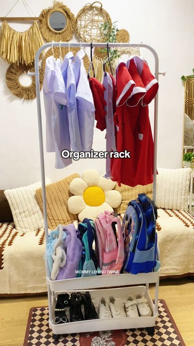 Mas organize na mga uniform at gamit sa school ng anak natin sa hanging rack organizer na to!🤍