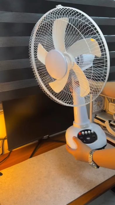 【FREE 2 LED】Solar electric fan electric fan with solar fan and USB led lights stand fan #FreeCoinsInShopeeVideo #trending #viral #solarfan #fan