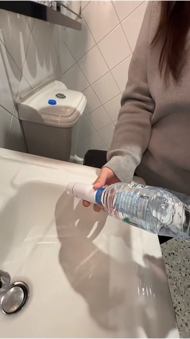 ￼Airuidu Portable Bidet Electric Travel Handheld 270ML Bath Sprayer for Postpartum rechargeable YB460 #portable #bidet #electricbidet #rechargeable