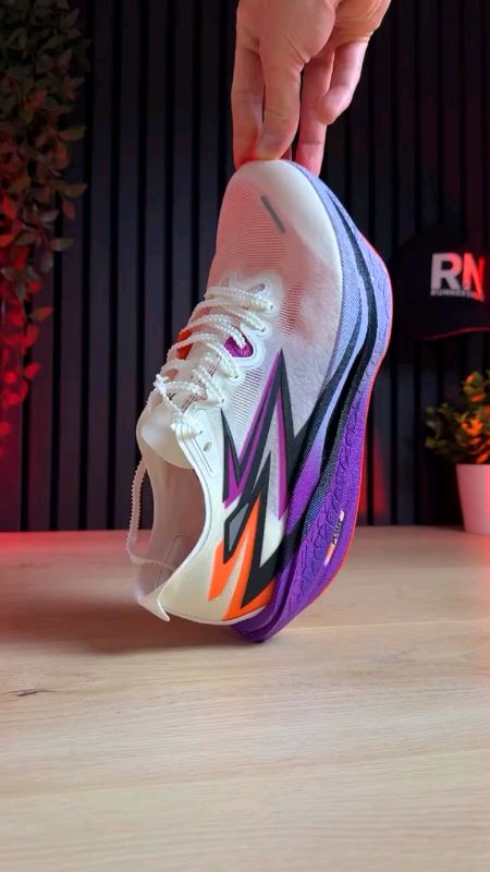 #HugotSaShopee #Runningshoes #carbonplatedshoes