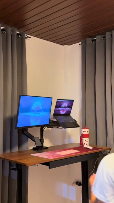 leveling up my workspace w the Inplay Monitor Mount👾 #masmurasashopee #fyp #trending #viral #mura #monitormount #mount #pcsetup #setup #monitormount