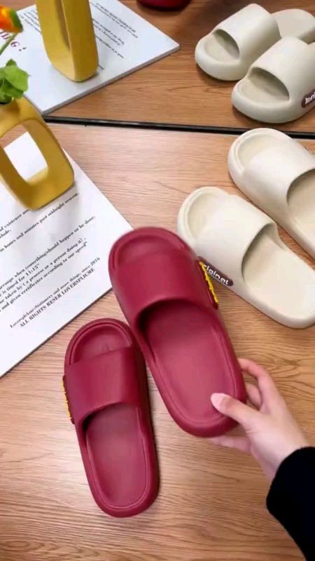 Korean New Arrivals Fashion thick sole  sandals soft comfortable indoor outdoor. #mayfreecoinsashope  #saldalsforwomen #hugotsashopee