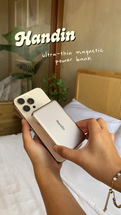 quality, fast charging ultra thin magnetic powerbank from #handin !📱💛✨ #powerbank #ultrathinpowerbank #magsafe
