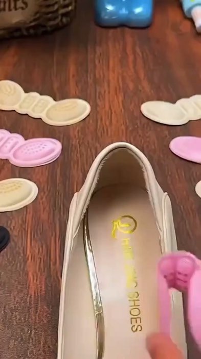 Ganda! Check out 4/8/12Pcs #comfortablesoftheelpatch #heelpads  For Shoes Too Big, Self-adhesive Anti-wear #heelpad #footheel #shoecare #shoeprotector