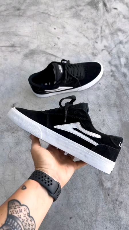 #FreeCoinsInShopeeVideo #suede #leathershoes #shoes #rubbershoes #classicshoes #casualshoes #sneakers #OOTD #Fashion #footwear #streetwear #lakai #men