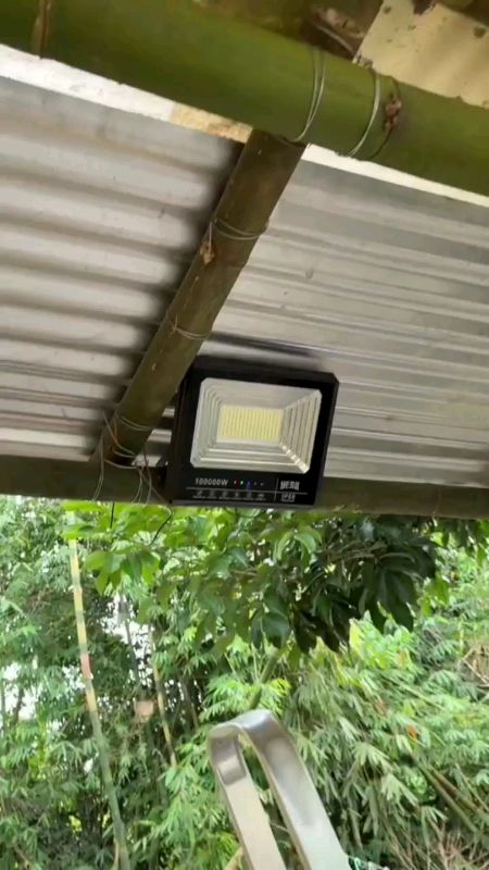 Solid na solar to maliwanag at matagal malowbat. #solar #fyp #shopee #FreeCoinsInShopeeVideo #HugotSaShopee #MasMuraSaShopee #viral #trending #budol
