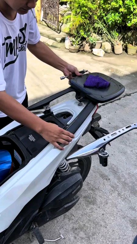 #masmurasashoppe #SHOPEE #VIRAL #FYP #TRENDING #FREECOINSINTHISViDEO HONDA Click V3 & V2 |Grab Bar Carbon Decals