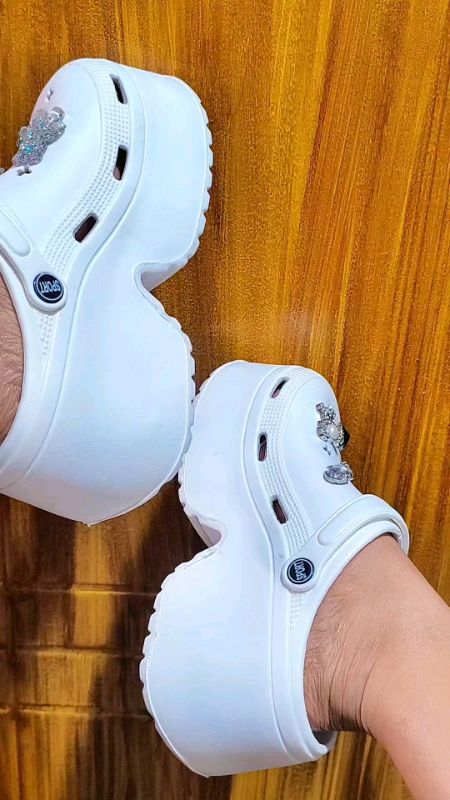 #clogshoes #clogs #slippers #fyypp #foryourpage