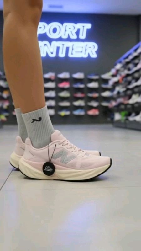 #newbalance rebel v5 womens running shoes #HUGOTSASHOPEE #rebel#fyp #runningshoes #v5#affordable💯✅ #quality✅ #MasMuraSaShopee #freecoinsInshopeevideo