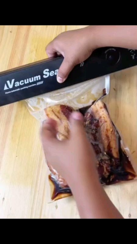 Keep your food fresh with this vacuum sealer. Order this now! #MasMuraSaShopee #FreeCoinsInShopeeVideo #fyp #trending #viral
