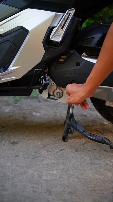 adv 160 engine guard