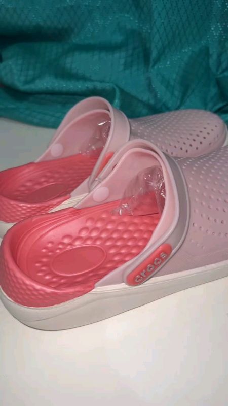 crocs##Shopeevideo #ShopeePH #trending #bestseller #affordable #supersulit #MasMurasaShopeePH #ShopeePHPaydaySale #FreeCoinInShopeeVideo