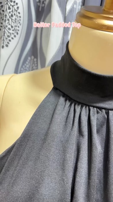 Halter Padded Top 🫶