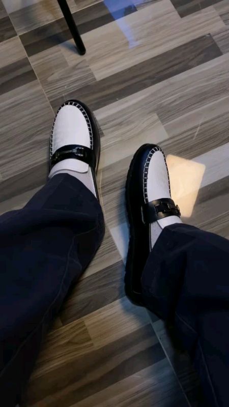 mens casual leather shoe white black loafers comfortable flat breathable #masmurasashoppee#masmagandasashoppee#freecoins#shoes#loafers#men