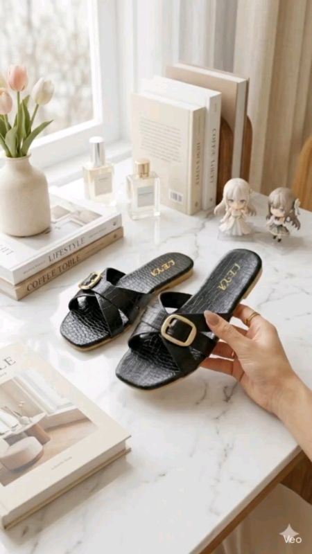 Leya #Sandals in exotic skin for #ladies! Look at that #luxurious shine! You need this flat sandals in your collection! #Yayamanin and dating! #Flats