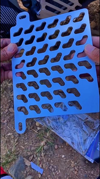 Arm radiator cover for aerox