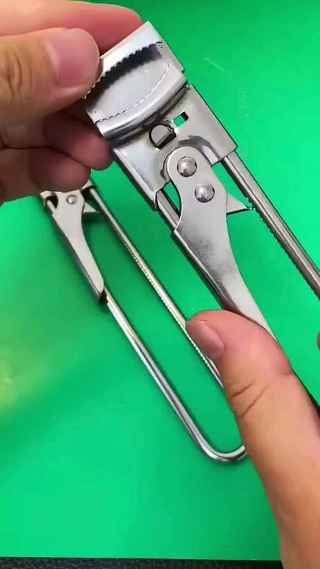 304 Stainless steel portable can opener multifunctional non-slip strong cap twister#trend #ShopeePHPaydaySale #MasMuraSaShopee #FreeCoinsInShopeeVideo