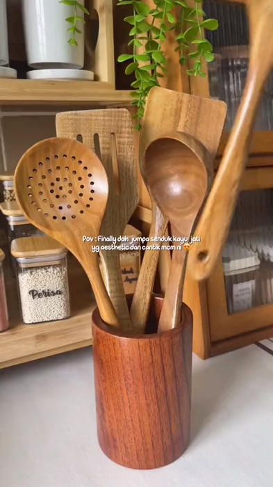 WOODEN SPATULA #kitchenessentials #spatula #wooden #teamkahoy #homeessentials #trendingvideos #shopeevideos #shopeeaffiliate