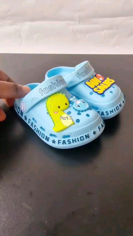Kids Crocs #crocs #kidscrocs #crocsforkids #crocsforboys #kidssandals #summersandalsforkids #nonslipsandalsforkids #fyp #foryoupage #foryou #foru