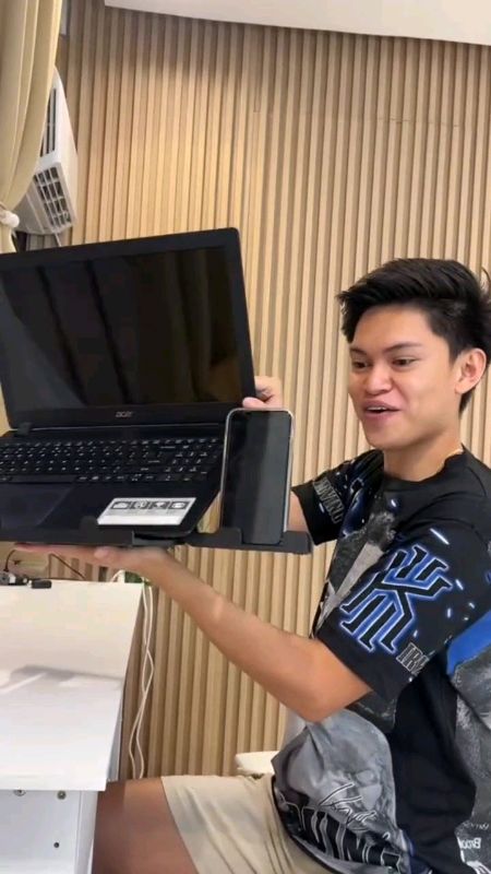 AY BET TO NG MGA BESHIES NATEN! #wfh  #laptopstand #cellphoneholder #adjustablelaptopstand #laptop #cellphone #FreeCoinsInShopeeVideo #MasMuraSaShopee