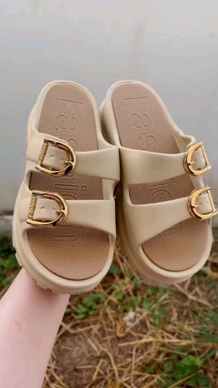 Two Strap Sandals For Women Korean Sandals Platform Sandals Flat Sandals White Slippers #twostrapsandals #sandals #platformsandals #XtraChallenge