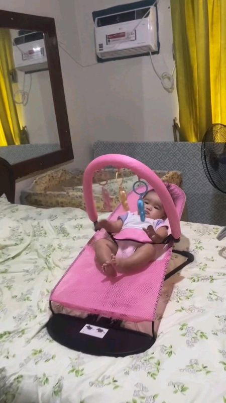 affordable safety baby rocking chair #babyrockingchair #rockingchairforbaby #newbornrockingchair #MasMuraSaShopee #FreeCoinsInShopeeVideo