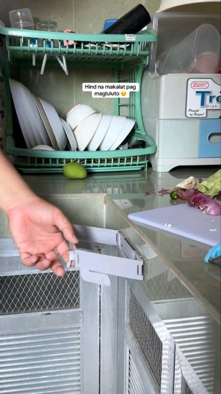 FOLDING TRASH HOLDER #MasMuraSaShopee #FREECOINSINSHOPEE #FreeCoinsInShopeeVideo #buynow #freecoins #shopee #shopeeVideo #ShopeePHPaydaySale #buy