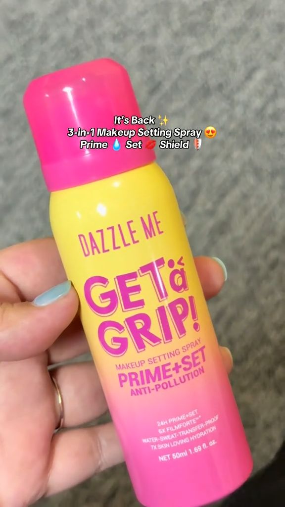It’s Back ✨ DAZZLE ME Get a Grip! 3-in-1 Makeup Setting Spray 😍

Prime 💧 Set 💋 Shield 🛡️ 

#dazzlemeph #makeup #settingspray